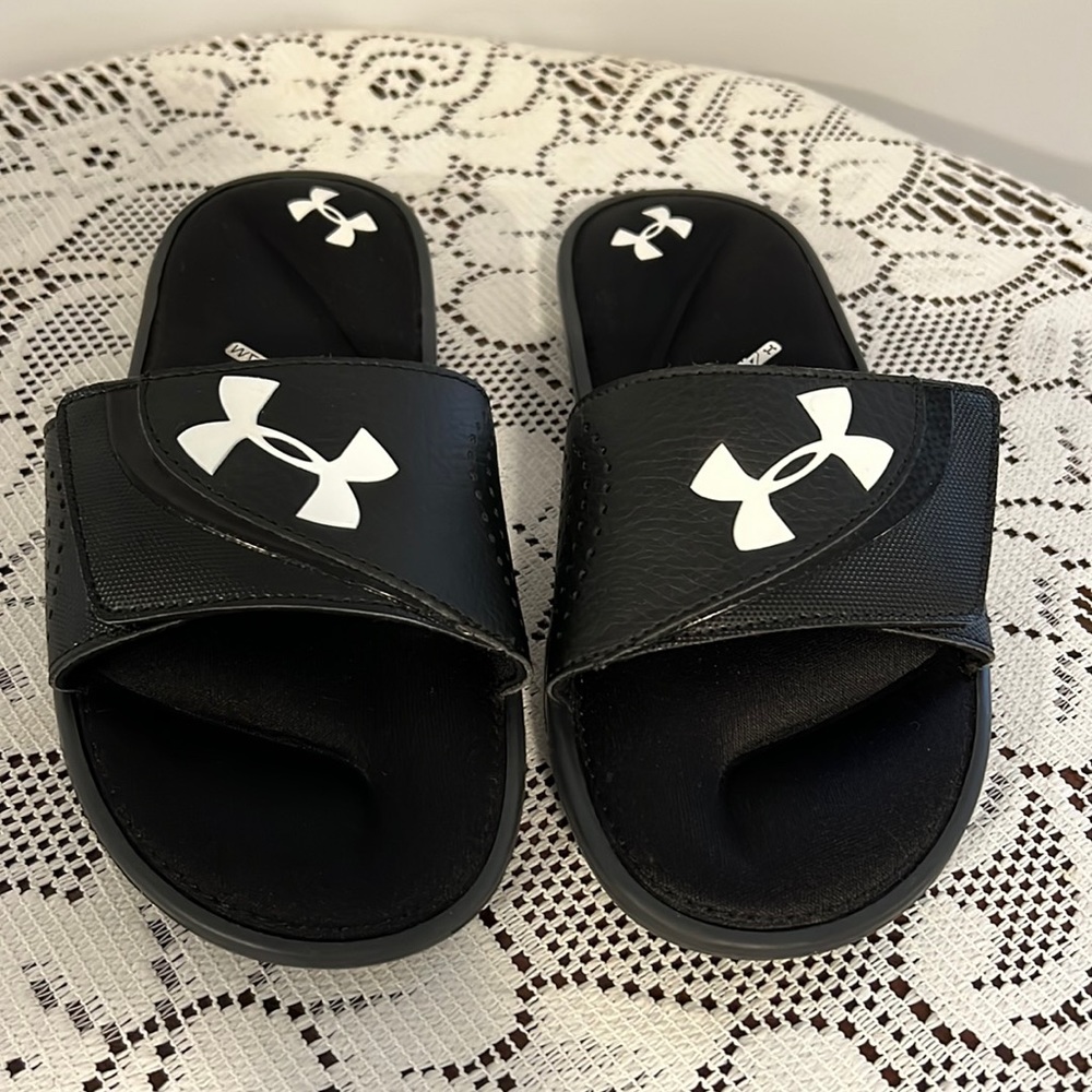 Boys Under Armour slides
